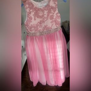 Rare edition girls size 6 formal dress. Flower girl/ dance/ wedding.